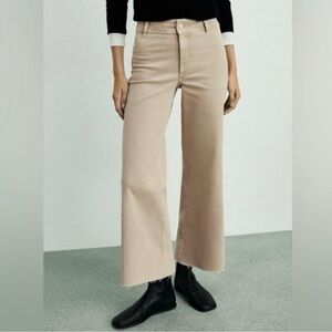 Mango (MNG) jeans in stylish beige color. Size 4.